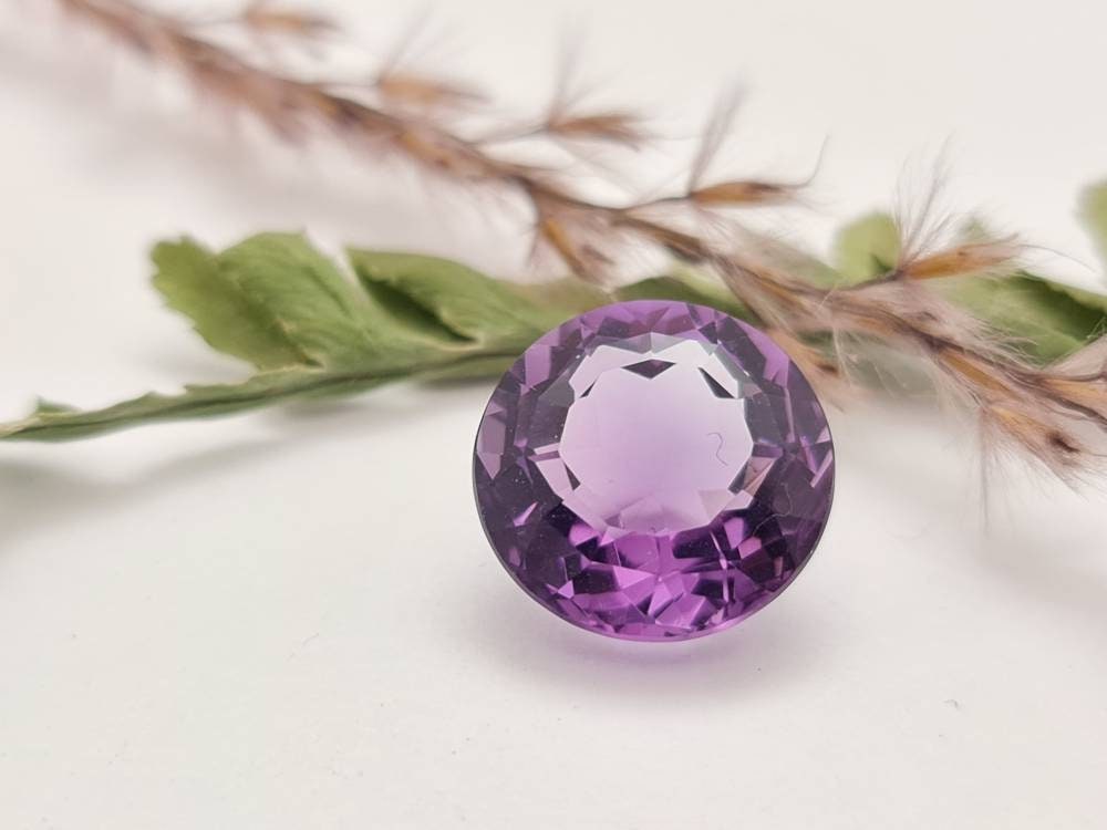 Echter facettierter Amethyst rund violett lila 13mm 8,03ct (Nr.725)