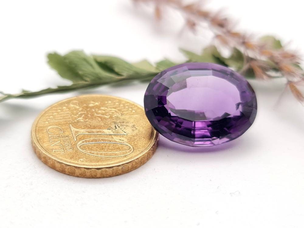 Echter facettierter Amethyst oval violett lila 17,8x 13,5 mm 12,96ct (Nr.727)