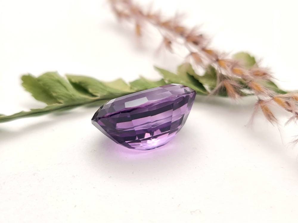 Echter facettierter Amethyst oval violett lila 17,8x 13,5 mm 12,96ct (Nr.727)