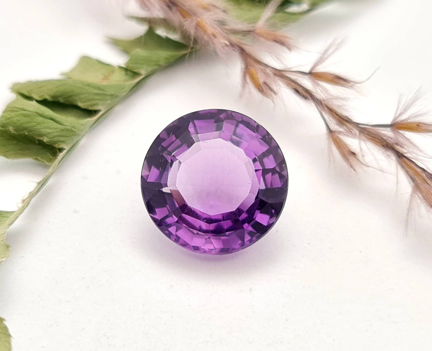 Echter runder Amethyst facettiert violett lila 13,9 mm 9,56ct (Nr.735)