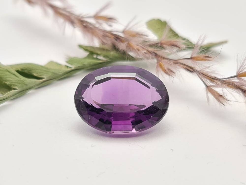 Echter ovaler Amethyst facettiert violett lila 16,4x12,9 mm 10,11ct (Nr.739)