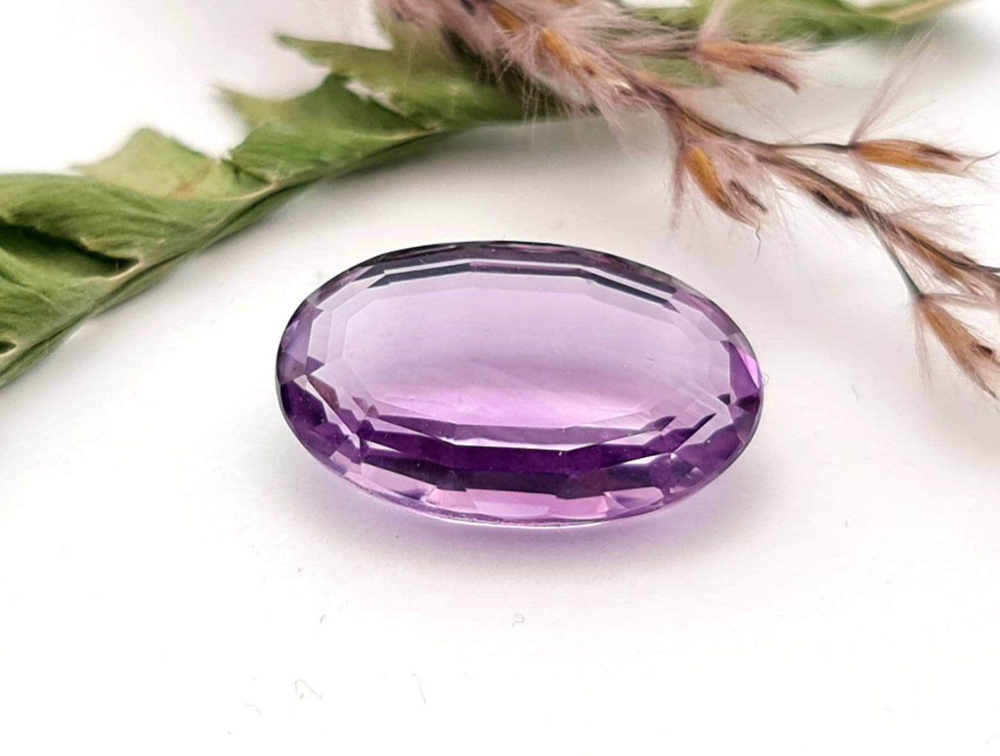 Echter facettierter Amethyst oval violett lila 17,9x11,3mm 9,3ct (Nr.740)