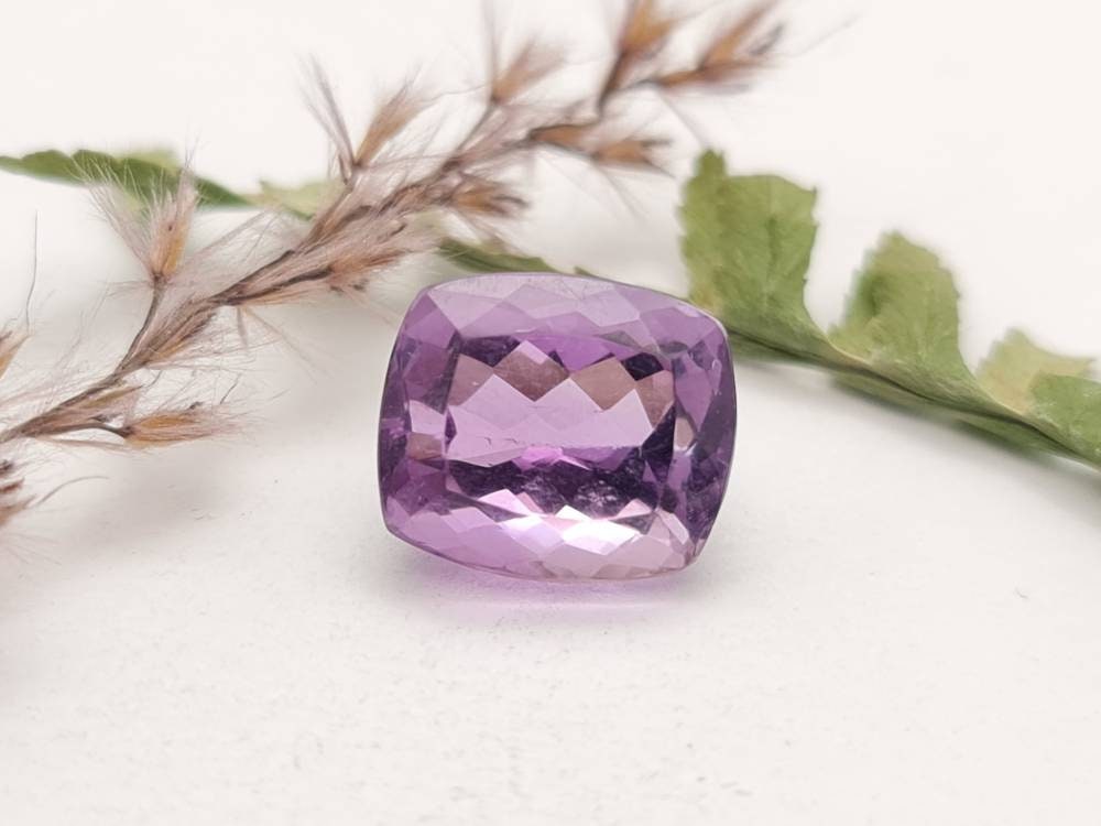 Echter facettierter Amethyst rechteck lila violett 12,6x10,8mm 7,61ct (Nr.761)