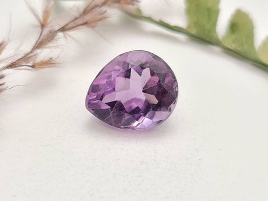 Facettierter echter Amethyst Tropfen violett lila 13,1x11,1mm 5,97ct (Nr.762)