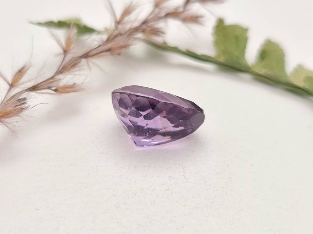 Facettierter echter Amethyst Tropfen violett lila 13,1x11,1mm 5,97ct (Nr.762)