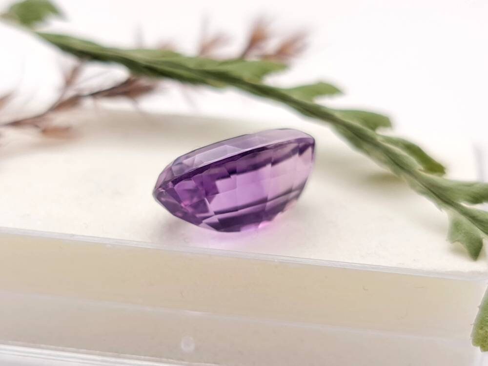 Echter facettierter Amethyst violett oval lila 17,9x12,1mm 11,7ct (Nr.817)