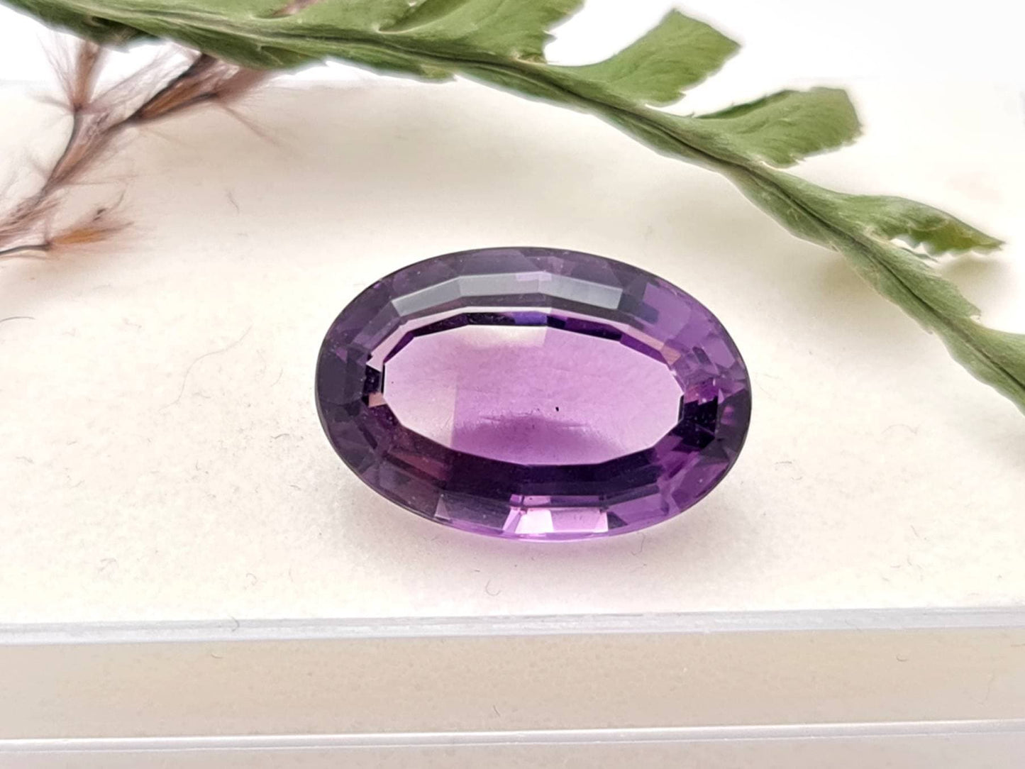 Echter facettierter Amethyst violett oval lila 17,9x12,1mm 11,7ct (Nr.817)