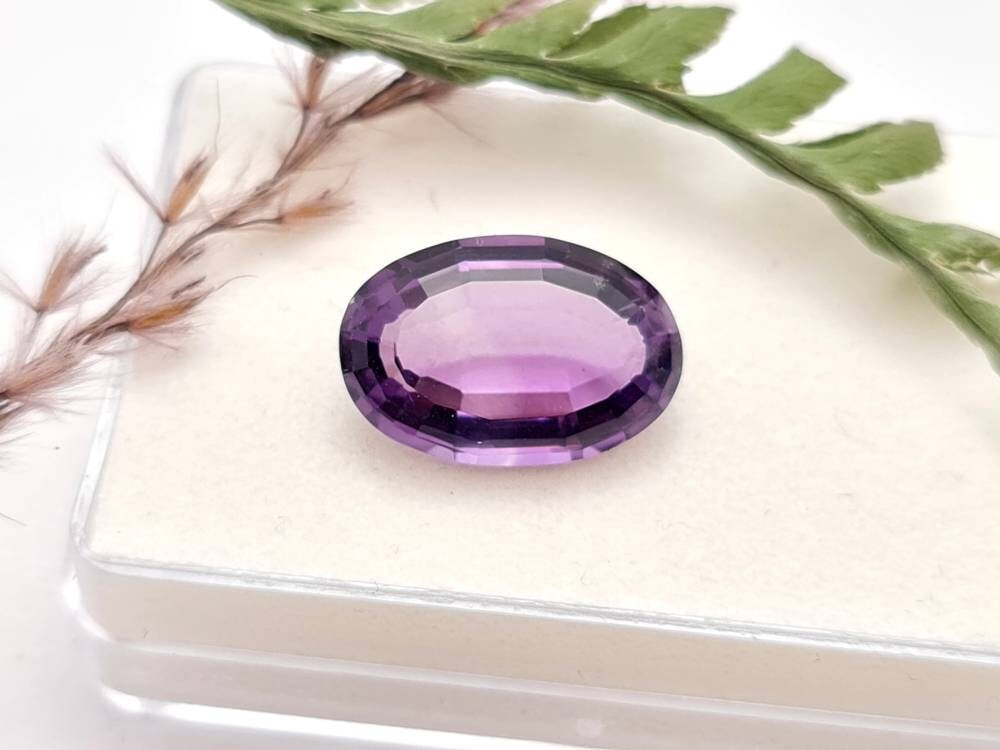 Echter facettierter Amethyst violett oval lila 17,8x 11,8mm 9,5ct (Nr.816)