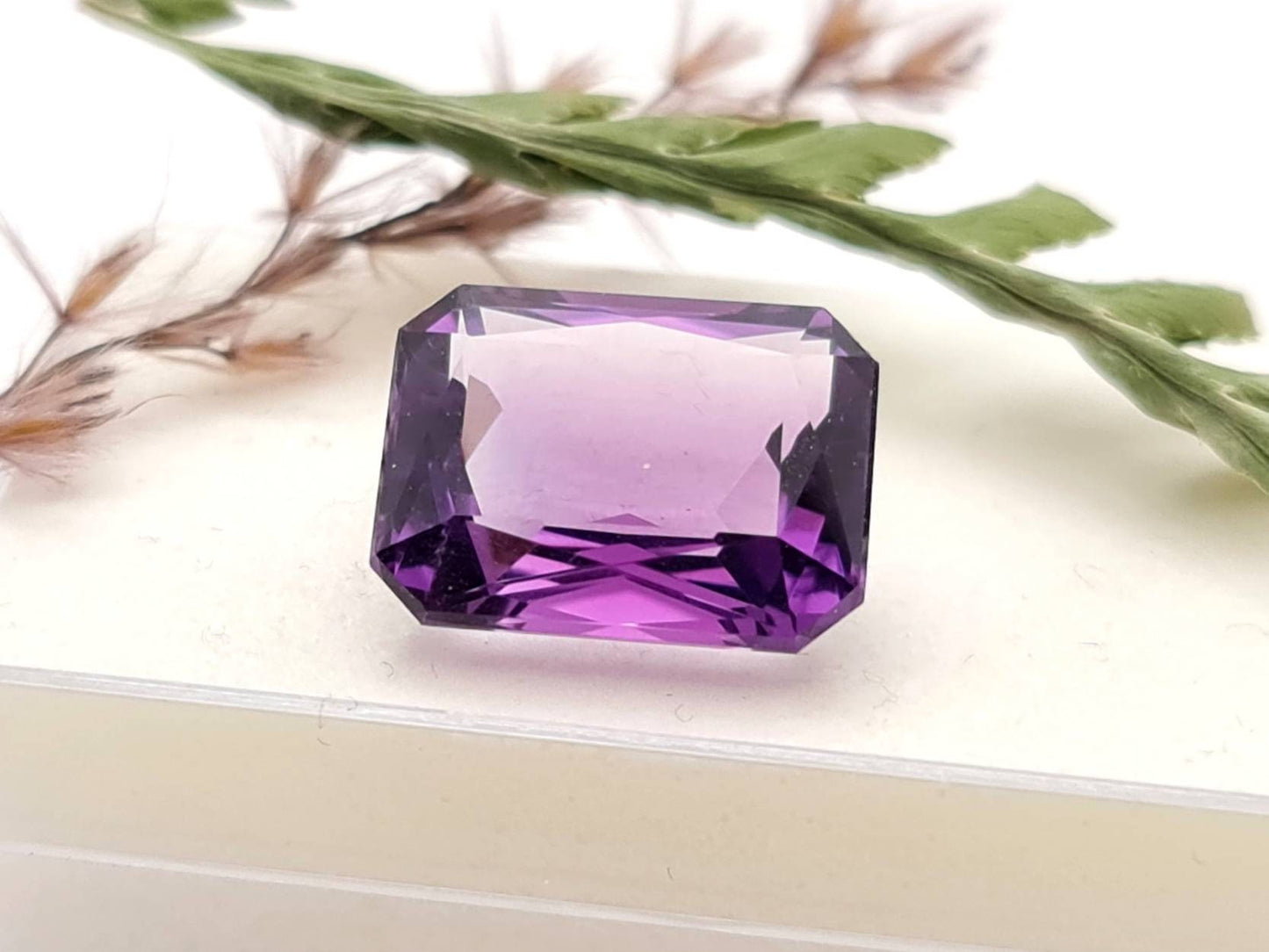 Echter facettierter Amethyst violett rechteck lila 16,2x12,6mm 12,9ct (Nr.818)