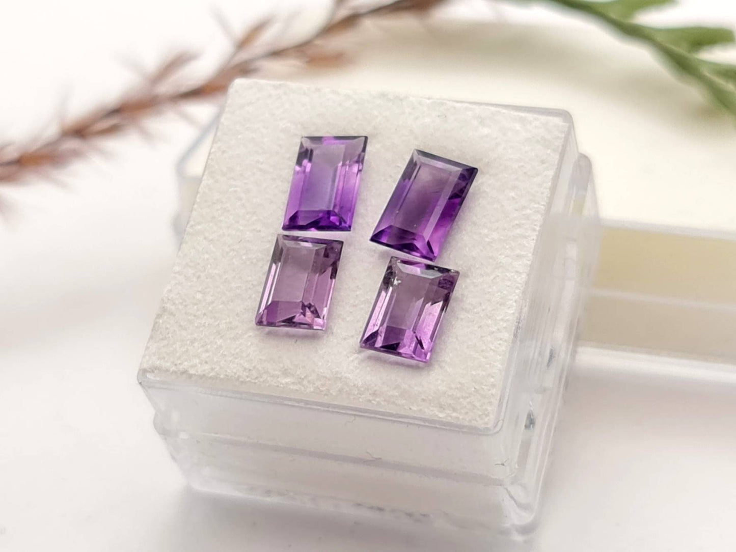 Echte facettierte Amethyste 4Stück Lot, violett rechteck lila 8x5mm 4,25ct (Nr.819)