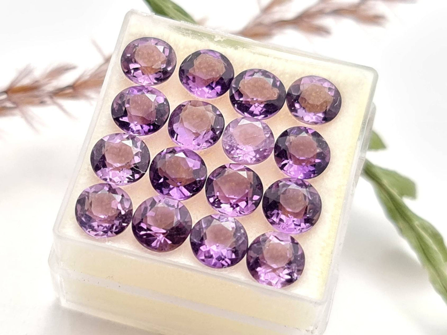 Echte facettierte Amethyst violett rund lila Lot 16 Stück 5,5mm 7,5ct (Nr.821)