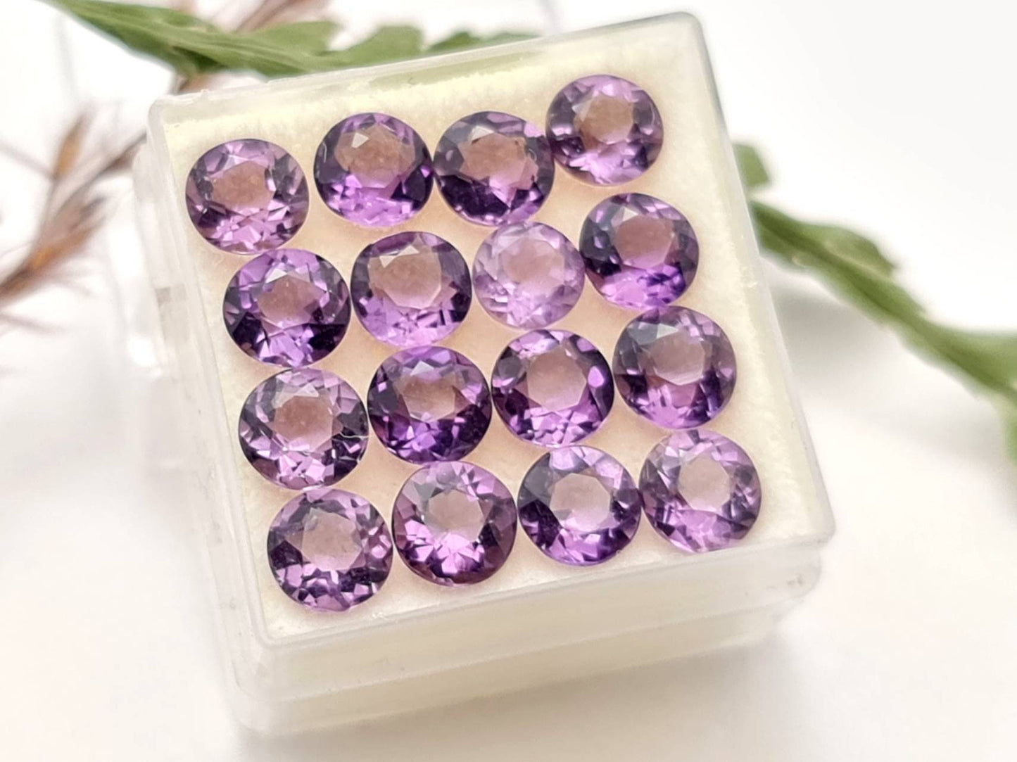 Echte facettierte Amethyst violett rund lila Lot 16 Stück 5,5mm 7,5ct (Nr.821)