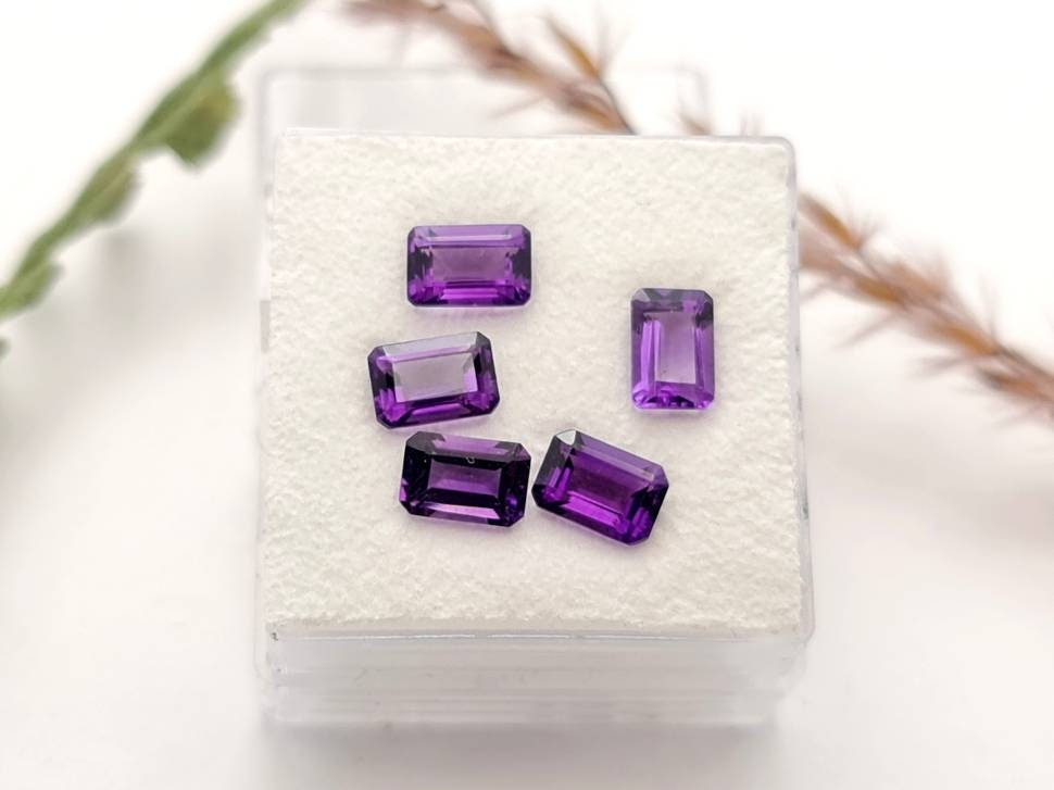 Echte facettierte Amethyste violett rechteckig lila Lot 5 Stück 6x4mm 3,1ct (Nr.823)