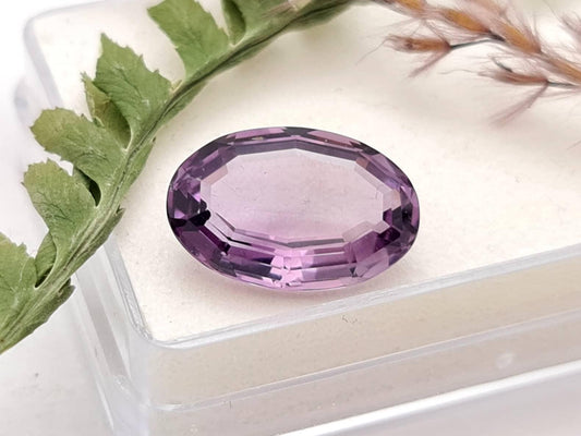 Echter facettierter Amethyst violett oval lila 17,3x11,3mm 8,98ct (Nr.826)