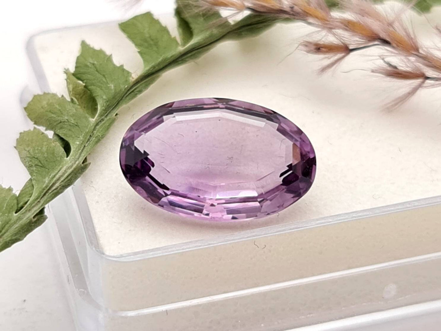 Echter facettierter Amethyst violett oval lila 17,3x11,3mm 8,98ct (Nr.826)