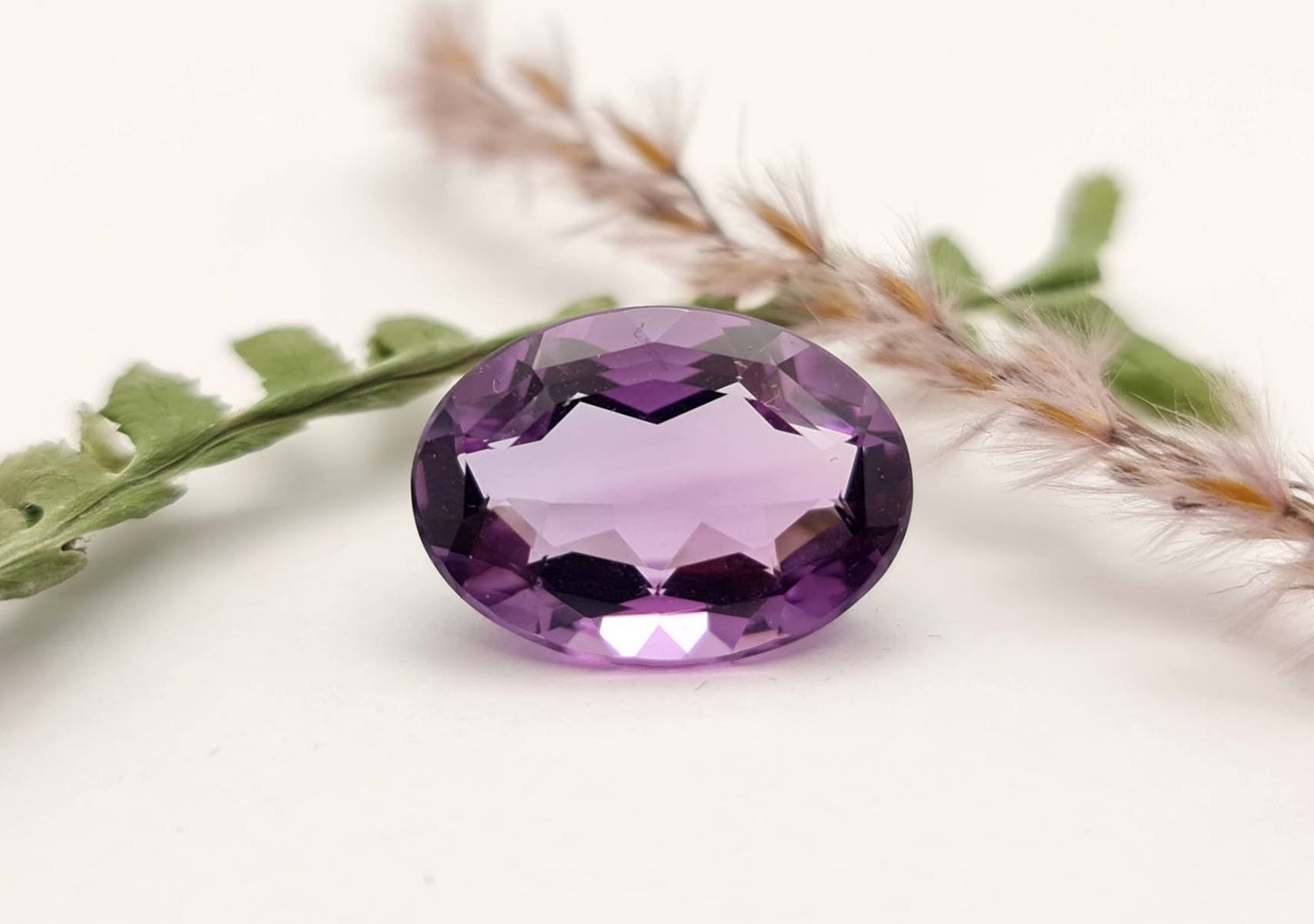 Echter facettierter Amethyst oval, violett lila 18,9x13,9mm 12,8ct (Nr.827)