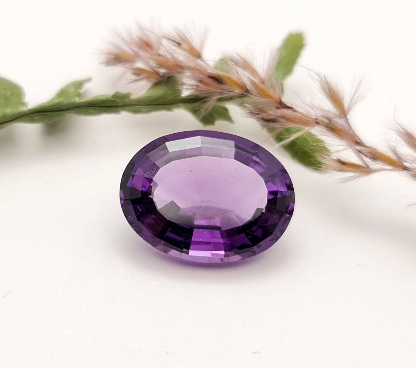 Echter facettierter Amethyst oval, violett lila 18x13,6mm 12ct (Nr.839)