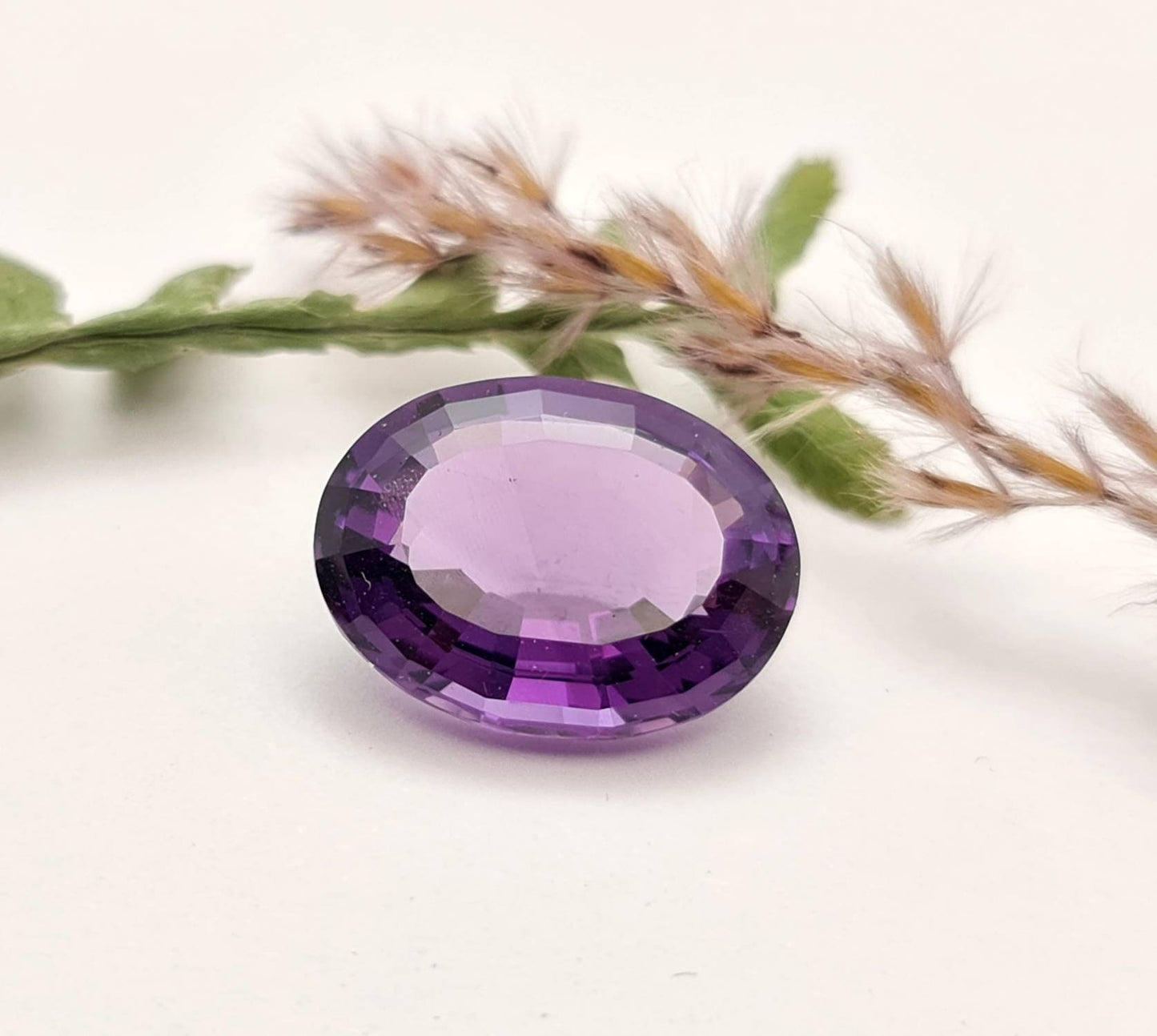 Echter facettierter Amethyst oval, violett lila 18x13,6mm 12ct (Nr.839)