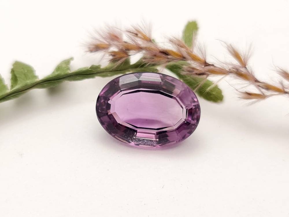 Echter facettierter Amethyst oval, violett lila 18x13mm 12,3ct (Nr.840)