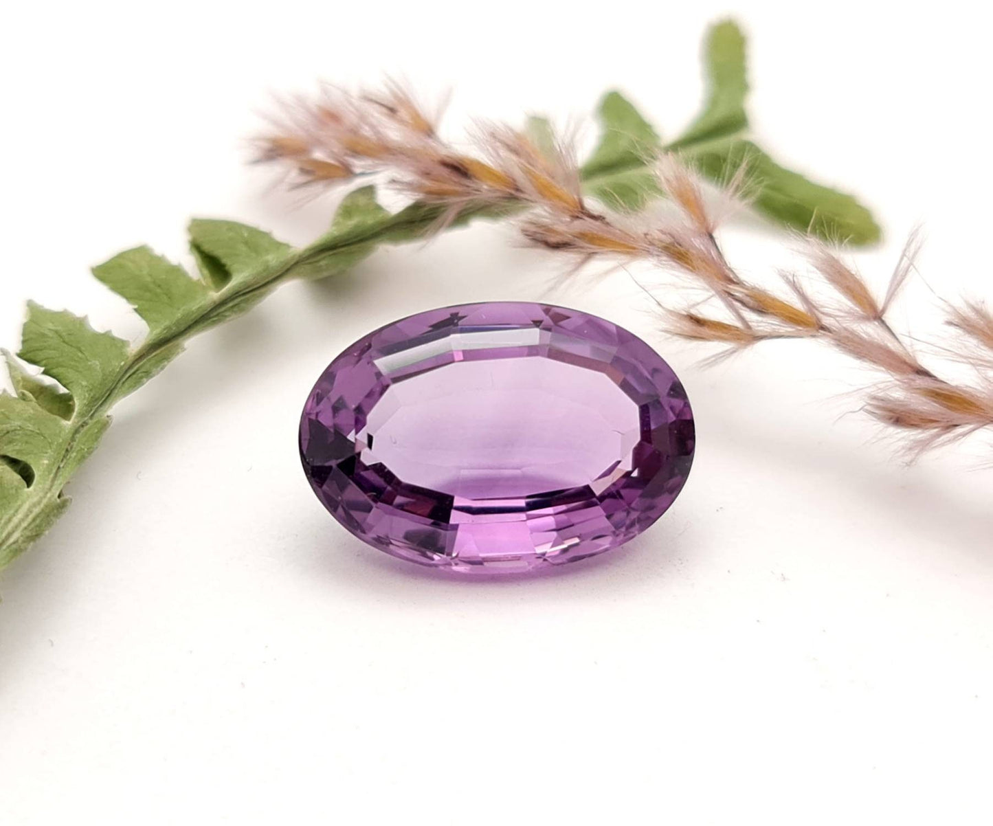 Echter facettierter Amethyst oval, violett lila 19,1x13,3mm 13,48ct (Nr.842)