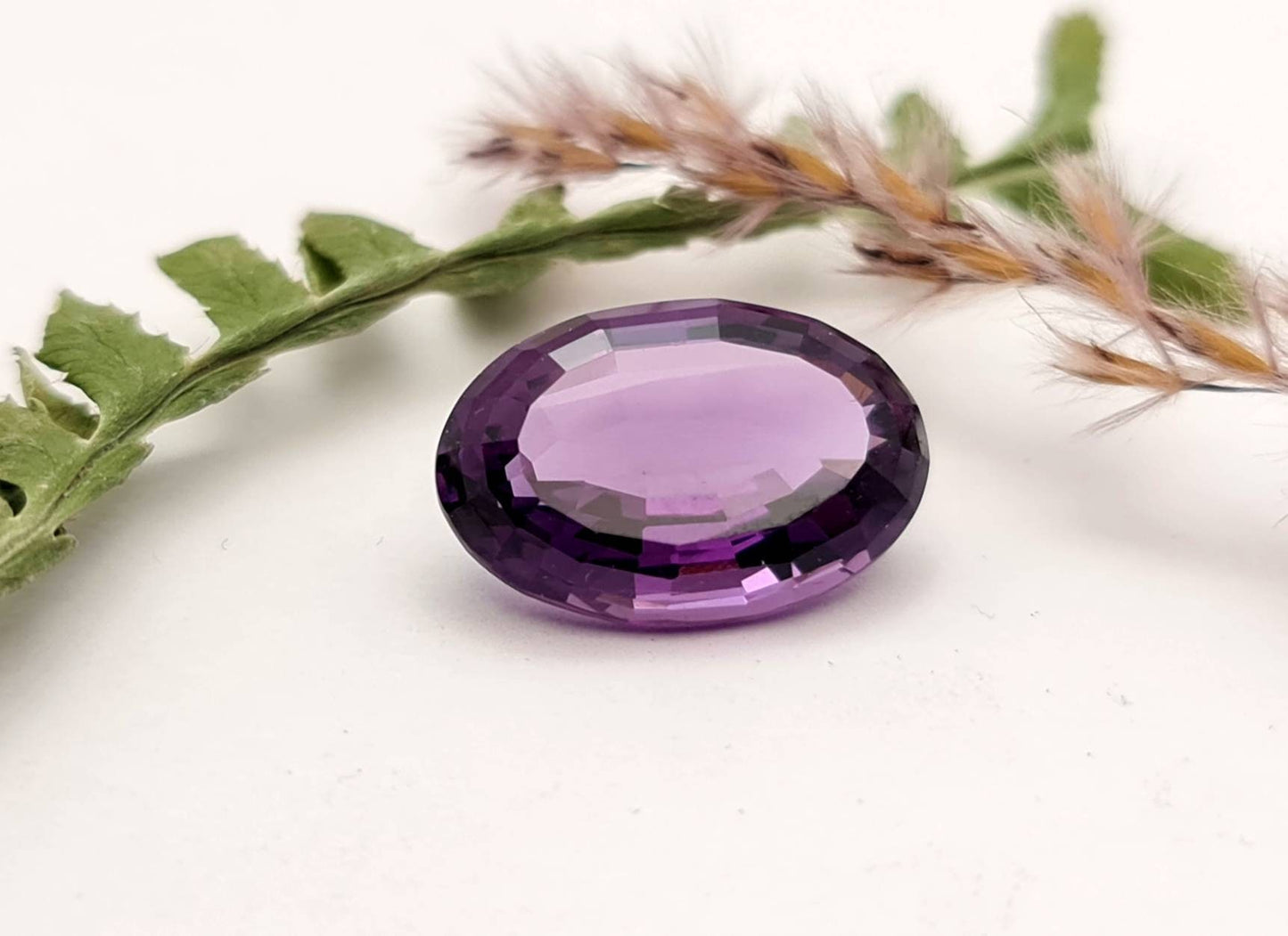 Echter facettierter Amethyst oval, violett lila 18x12mm 10,24ct (Nr.843)