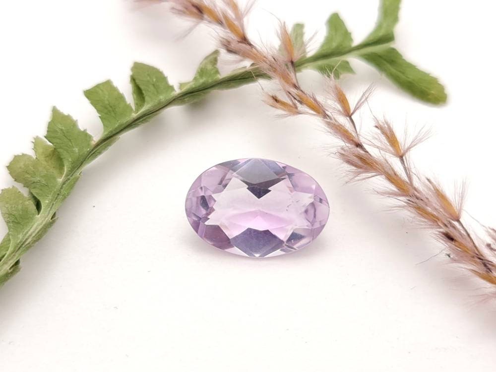 Echter facettierter Amethyst oval, violett lila 16,1x11mm 6,89ct (Nr.850)