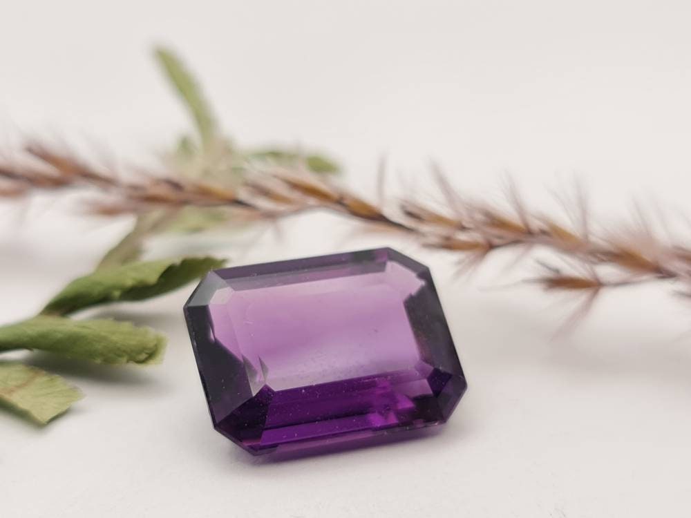 Echter facettierter Amethyst rechteck , violett lila 16,7x12,5mm 11,36ct (Nr.864)