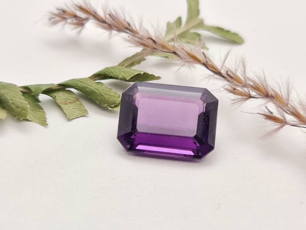 Echter facettierter Amethyst rechteck , violett lila 16,7x12,5mm 11,36ct (Nr.864)