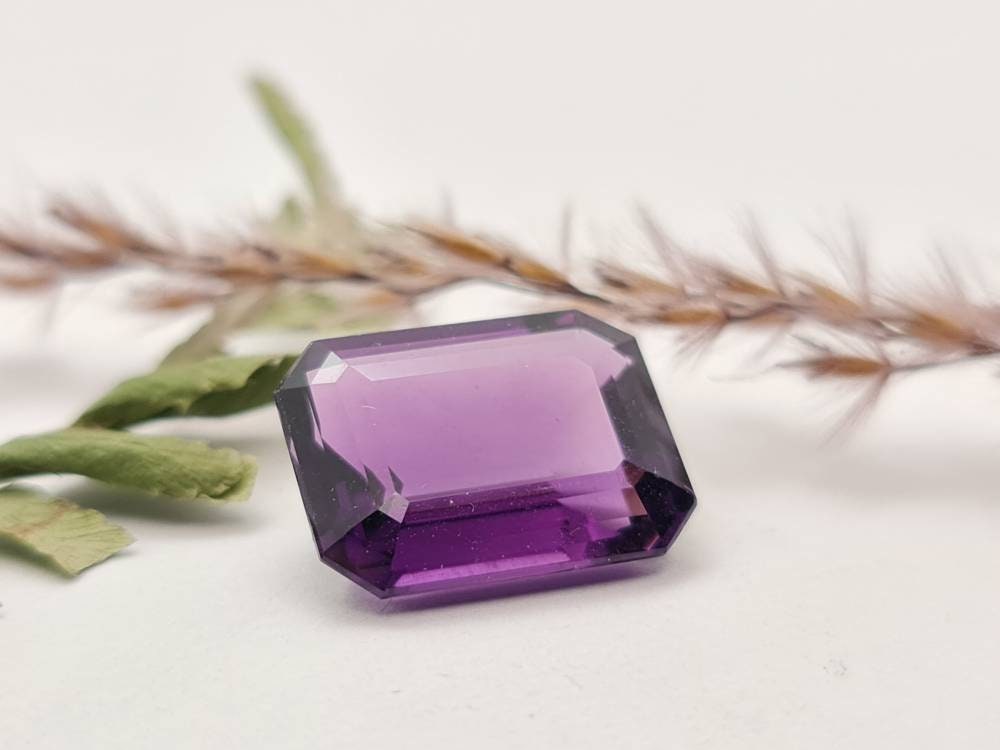 Echter facettierter Amethyst rechteck , violett lila 16,7x12,5mm 11,36ct (Nr.864)