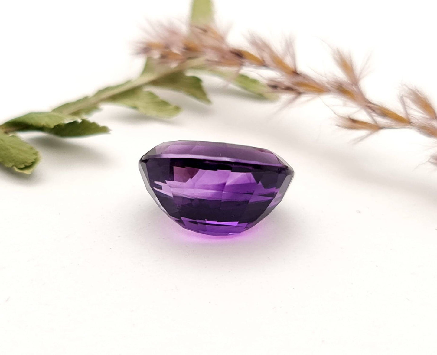 Echter facettierter Amethyst oval, violett lila 16,3x12,1mm 11,6ct (Nr.874)