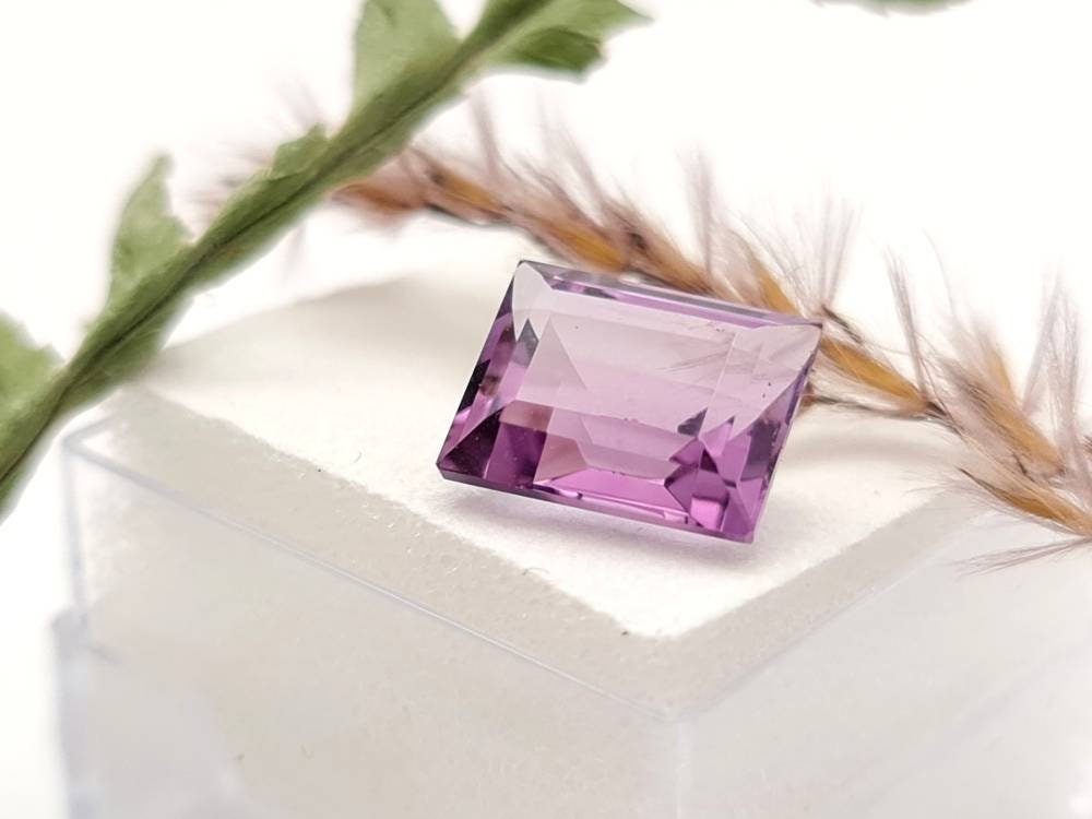 Echter facettierter Amethyst rechteck , violett lila 10x8mm 3,6ct (Nr.883)