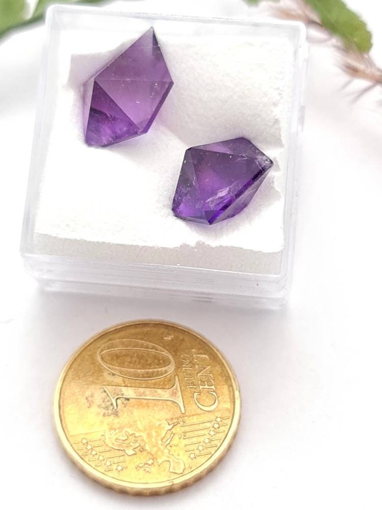 Echte facettierte Amethyst Spitzen, Lot, unregelmäßig  , violett lila 2 Stück 9,78ct (Nr.884)