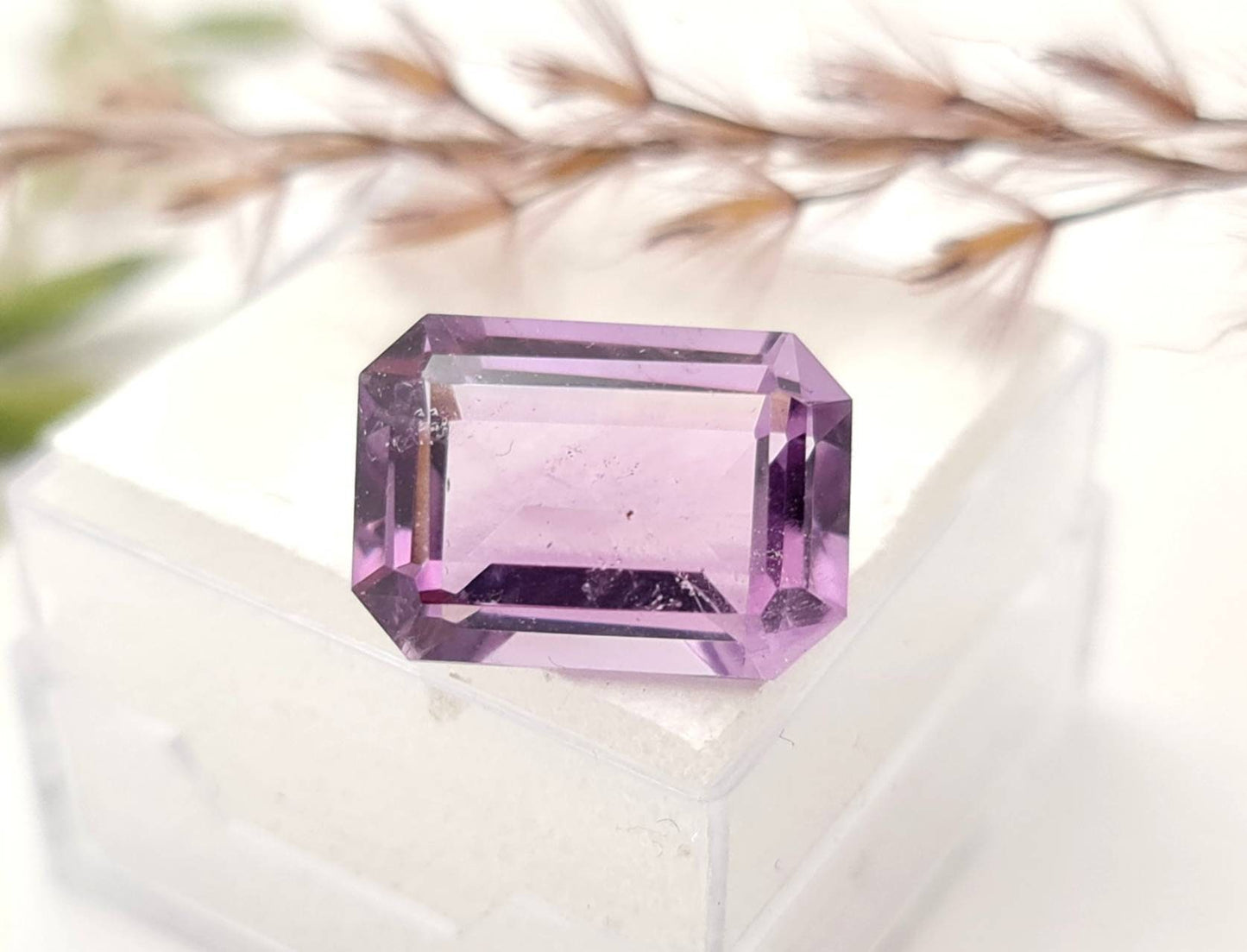 Echter facettierter Amethyst rechteck , violett lila 14,3x10,1mm 7,6ct (Nr.890)