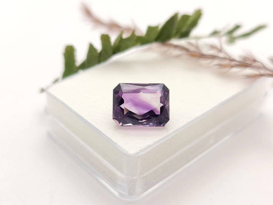 Echter facettierter Amethyst aus Brasilien Oktagon violett 13x10mm 7,25ct (Nr.900)