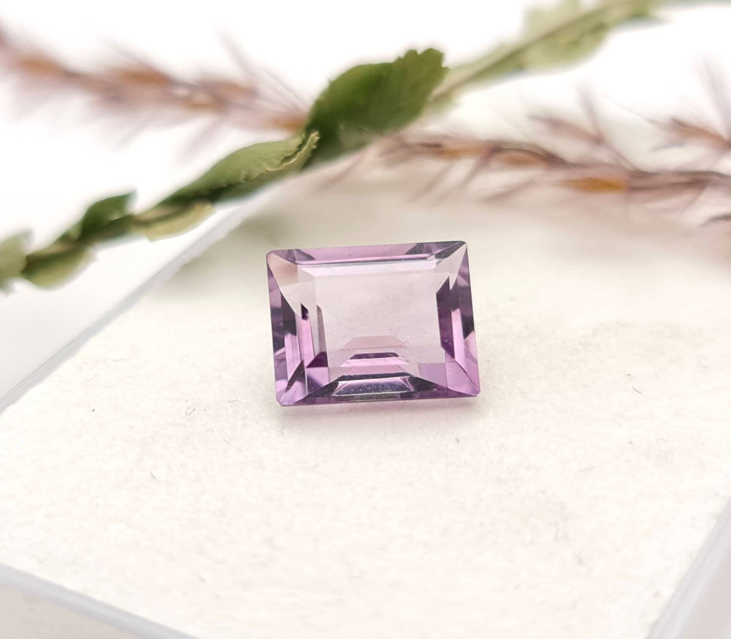 Echter facettierter Amethyst aus Brasilien rechteckig lila violett 9,9x 7,9mm 3,6ct (Nr.906)