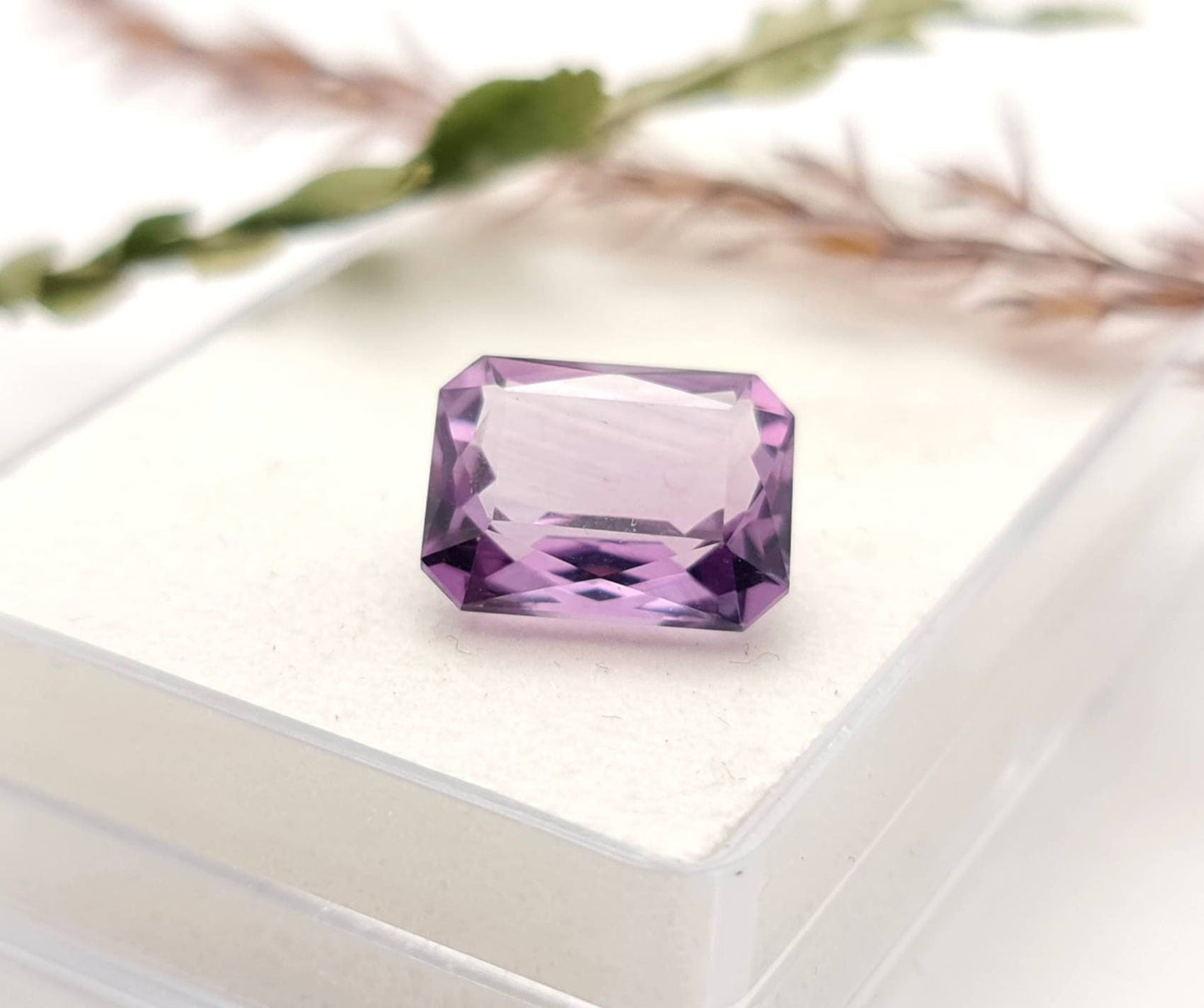 Echter facettierter Amethyst aus Brasilien Oktagon lila violett 12,9x10mm 6,24ct (Nr.907)