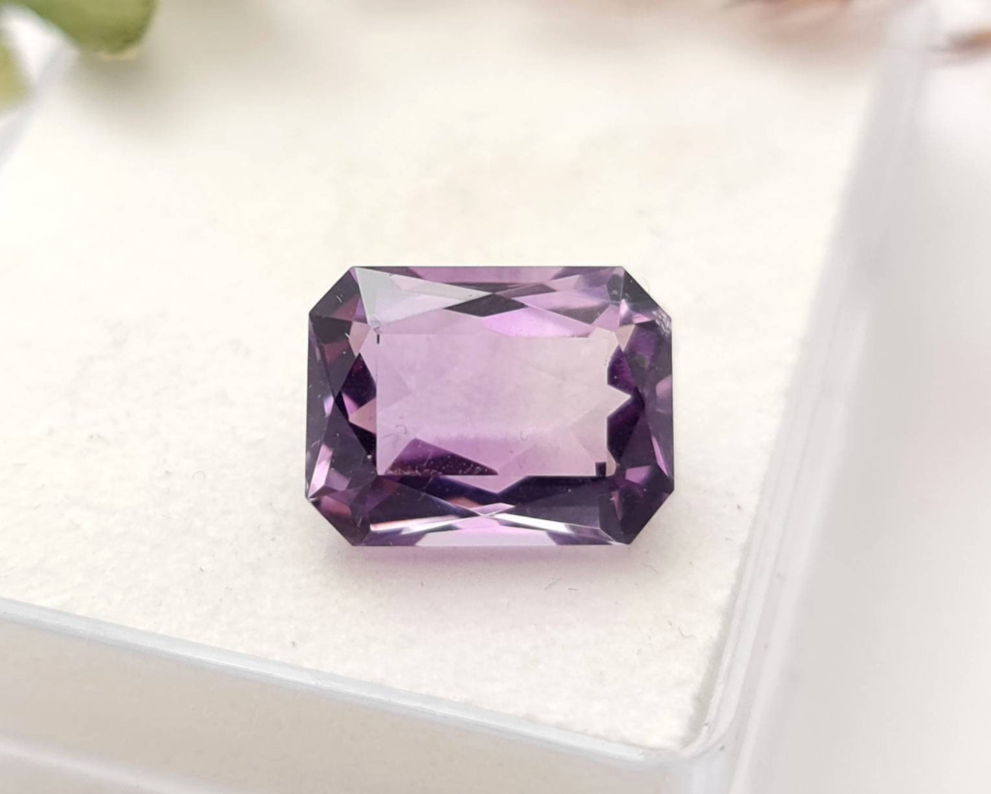 Echter facettierter Amethyst aus Brasilien Oktagon lila violett 13x9,9mm 6,9ct (Nr.908)