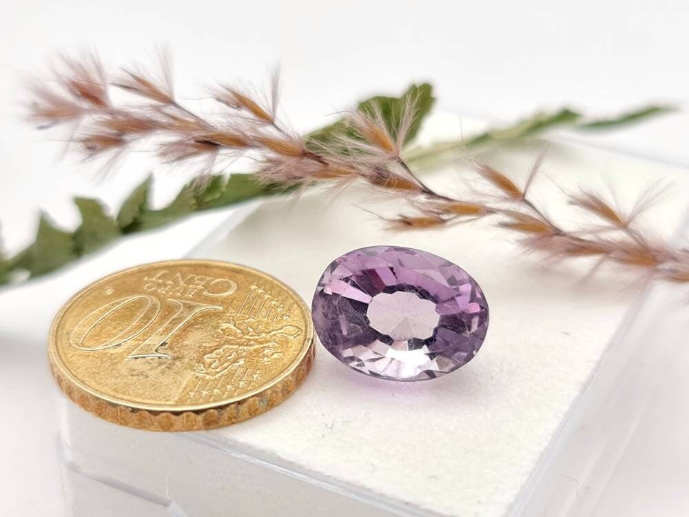 Echter ovaler Amethyst facettiert lila violett 12,7x9,5mm 5,8ct (Nr.916)