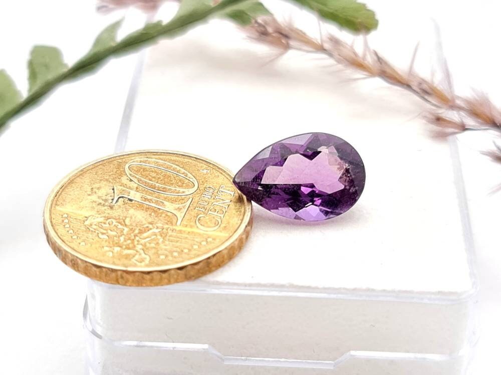 Echter facettierter Amethyst Tropfen lila violett 12,9x8,6mm 3,2ct (Nr.920)