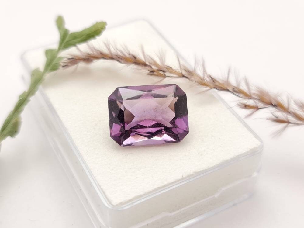 Echter facettierter Amethyst Oktagon lila violett 16x12,1mm 10,3ct (Nr.926)