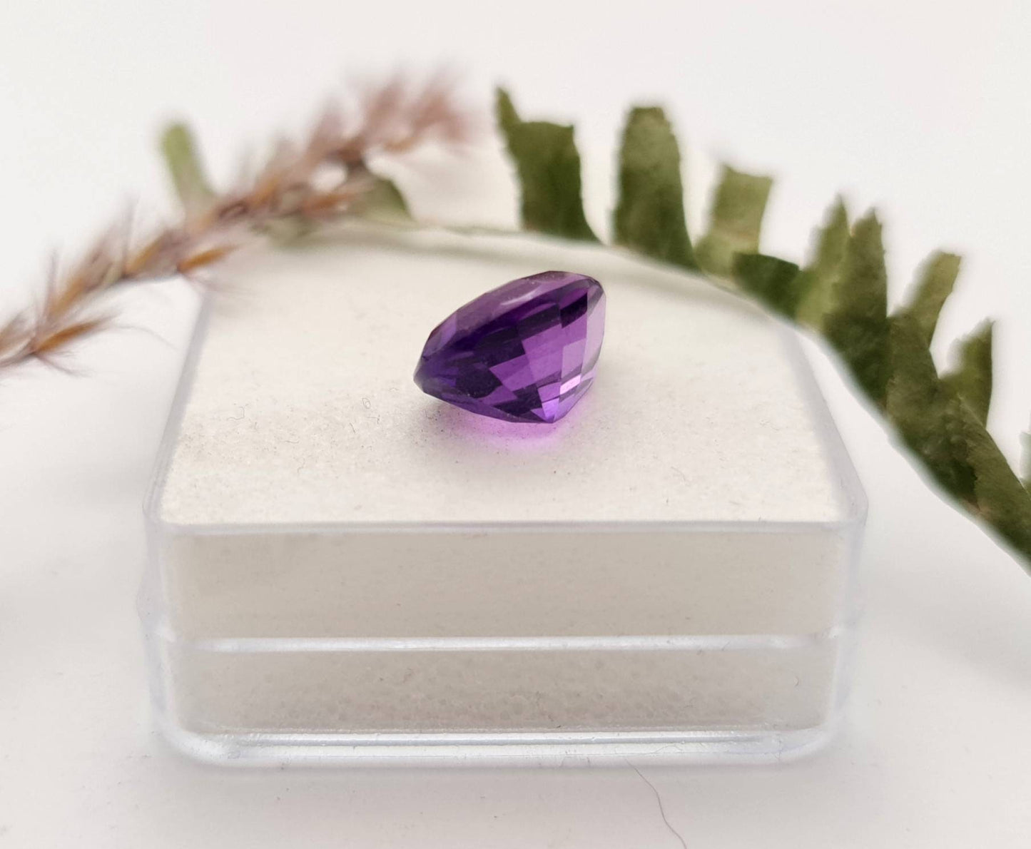 Echter facettierter Amethyst Tropfen lila violett 14,2x10,1mm 5,7ct (Nr.929)