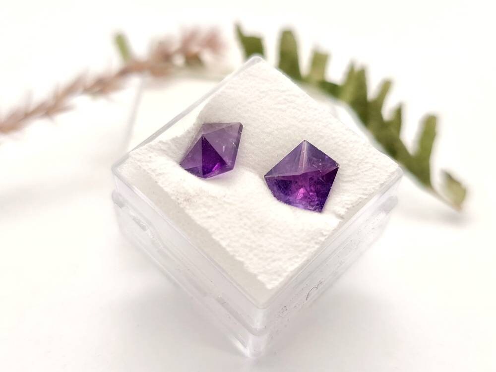 Echte facettierte Amethyst Spitzen Lot violett lila 2 Stück 3,9ct (Nr.930)