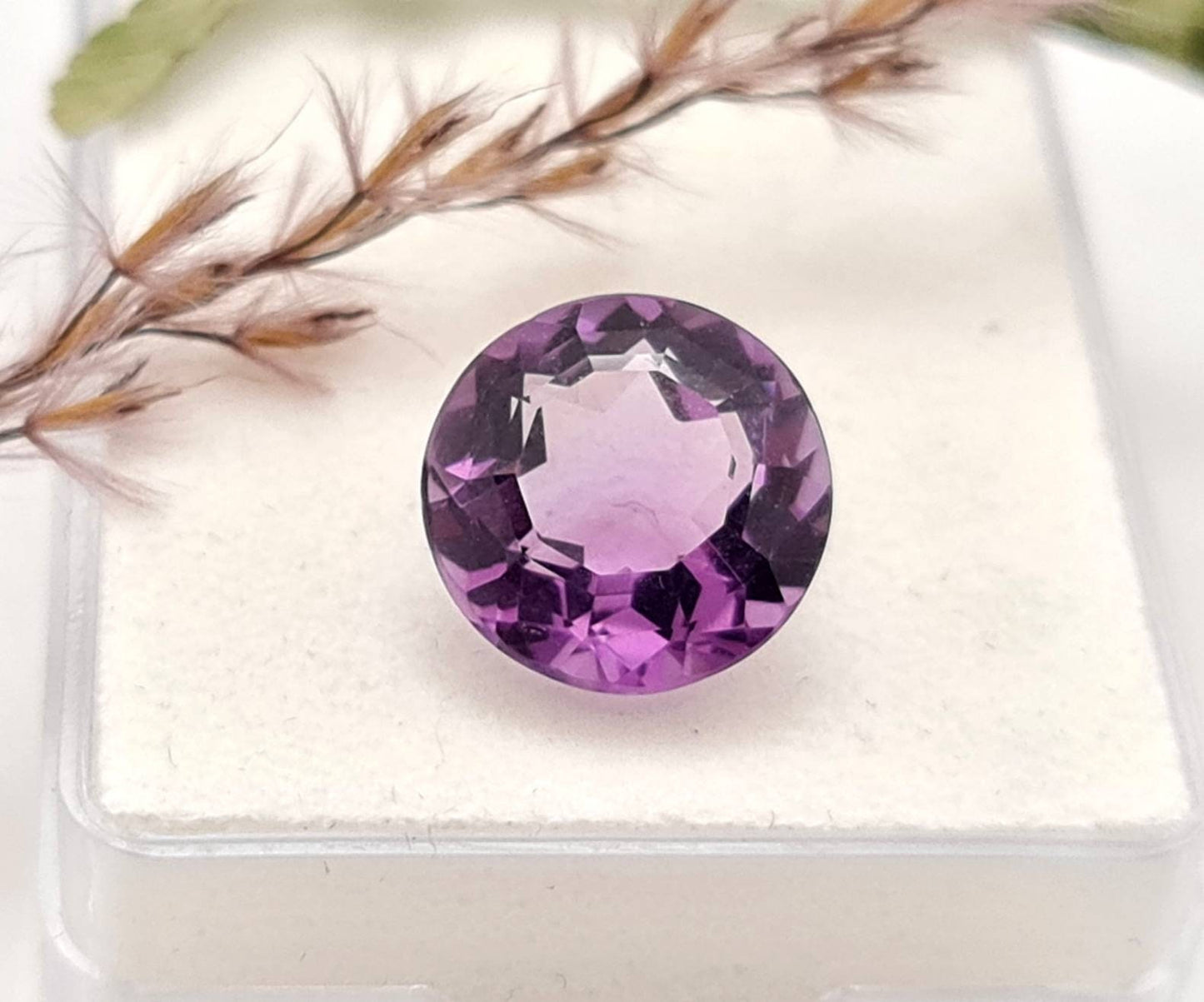 Echter violetter Amethyst rund facettiert 12,8mm 7,1ct (Nr 937)