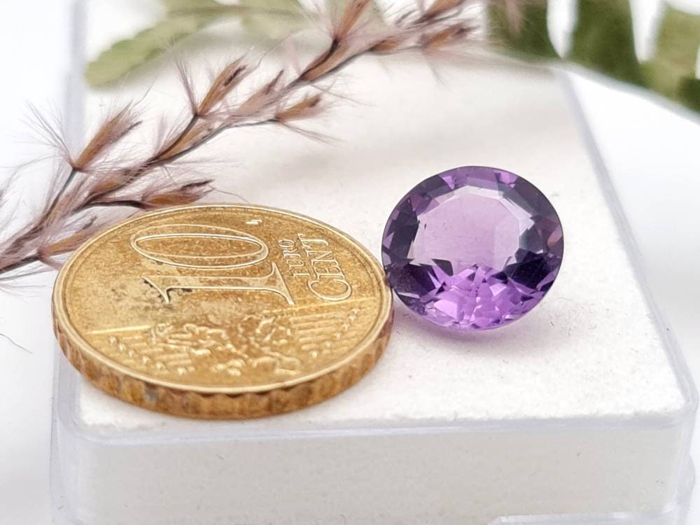 Echter violetter Amethyst rund facettiert 10,6mm 3,8ct (Nr.938)