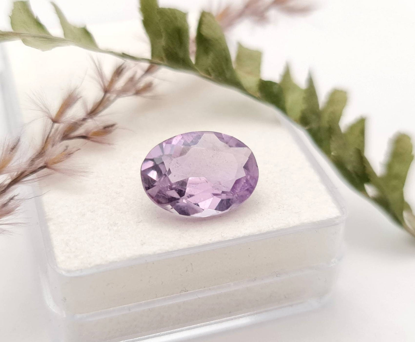 Echter facettierter Amethyst oval lila violett 13,8x10,2mm 4,9ct (Nr.943)