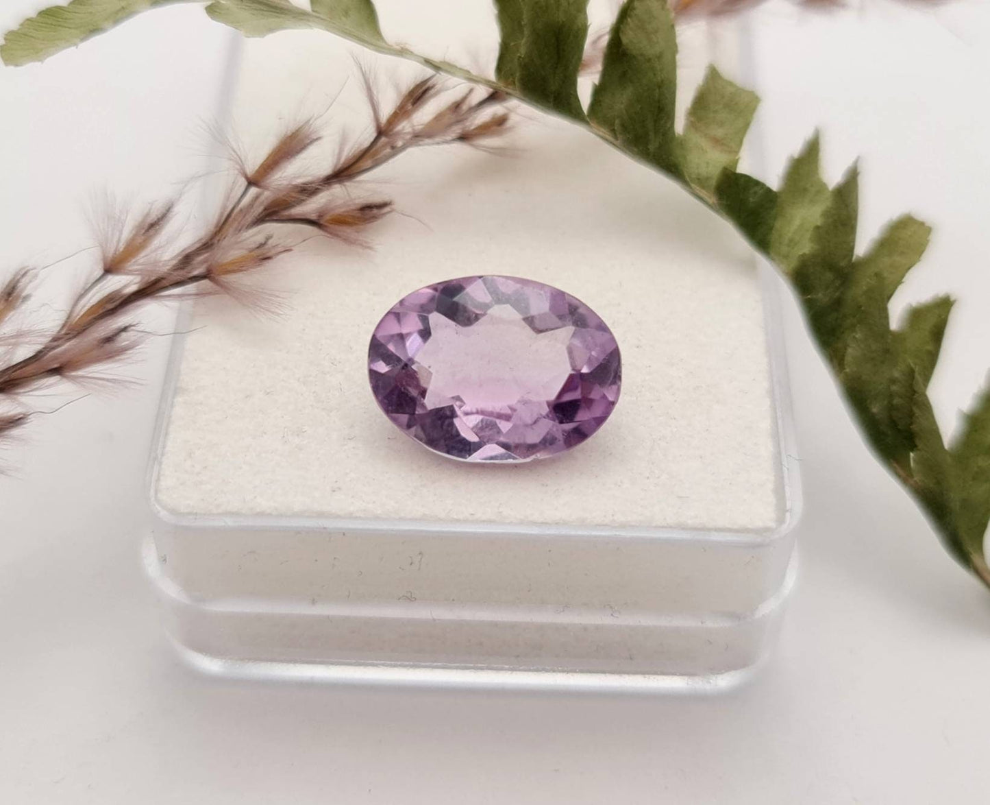 Echter facettierter Amethyst oval lila violett 13,8x10,2mm 4,9ct (Nr.943)