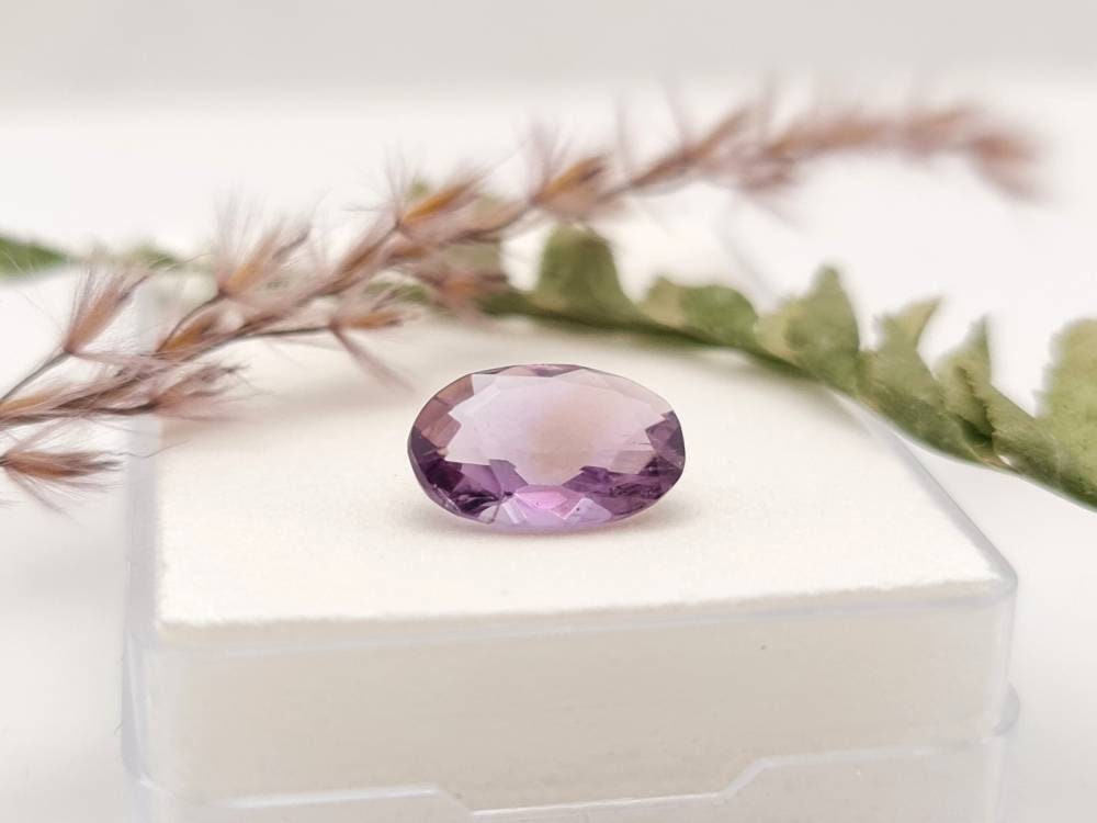 Echter violetter Amethyst lila Oval facettiert 11,8x8,3mm 3,5ct (Nr.962)