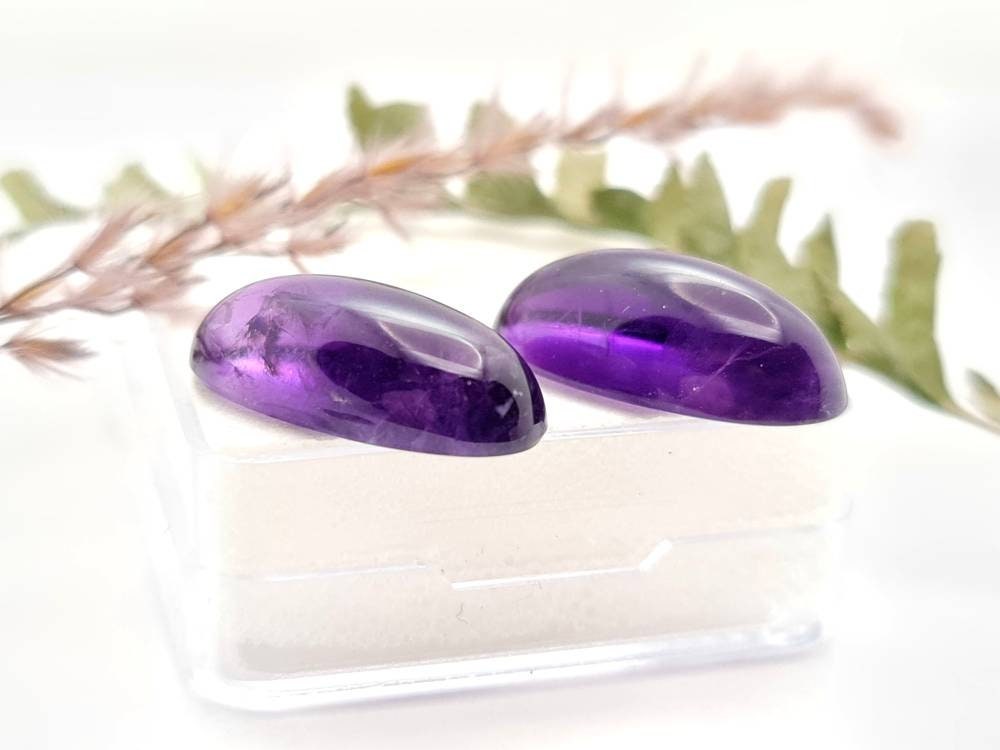 Echte ovale Amethyst Cabochons lila violett 21x10,2mm 21,3ct (Nr.964)