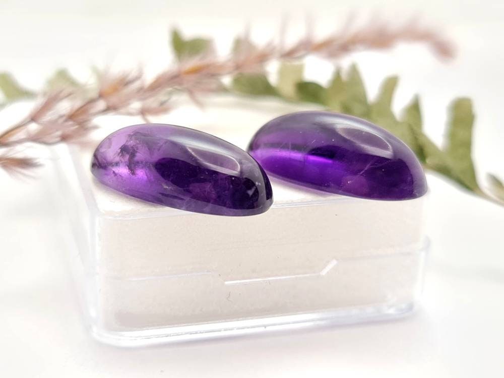 Echte ovale Amethyst Cabochons lila violett 21x10,2mm 21,3ct (Nr.964)