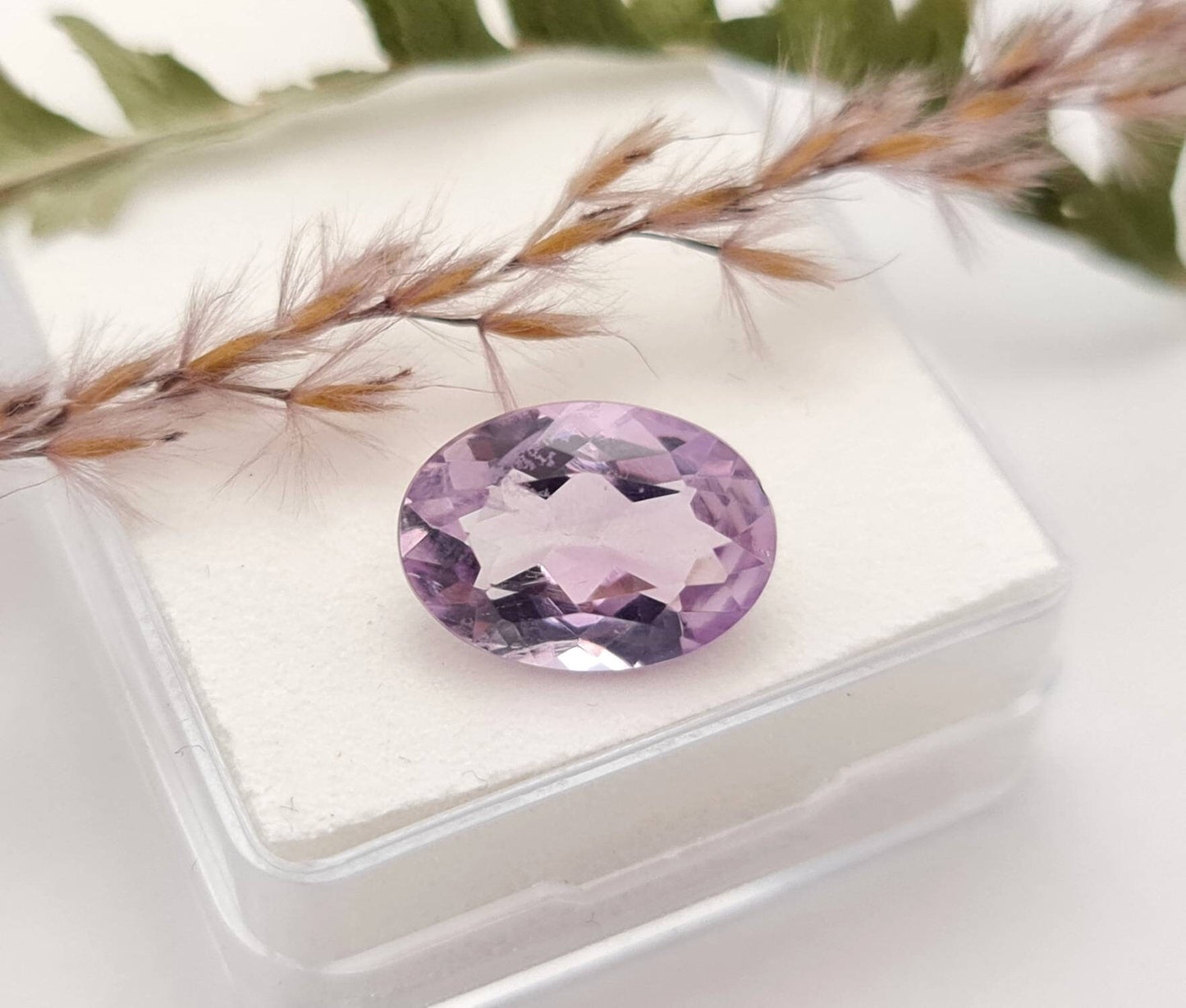 Echter violetter Amethyst oval facettiert 14,5x10,3mm 6ct (Nr.968)